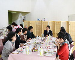 懇親会