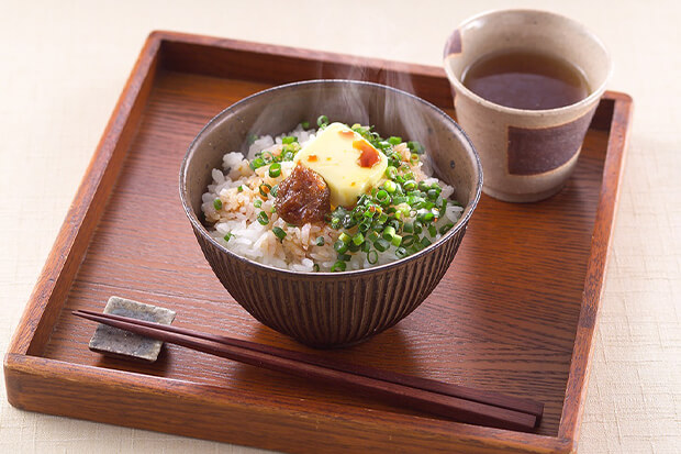 焦がしにんにくバターめし
