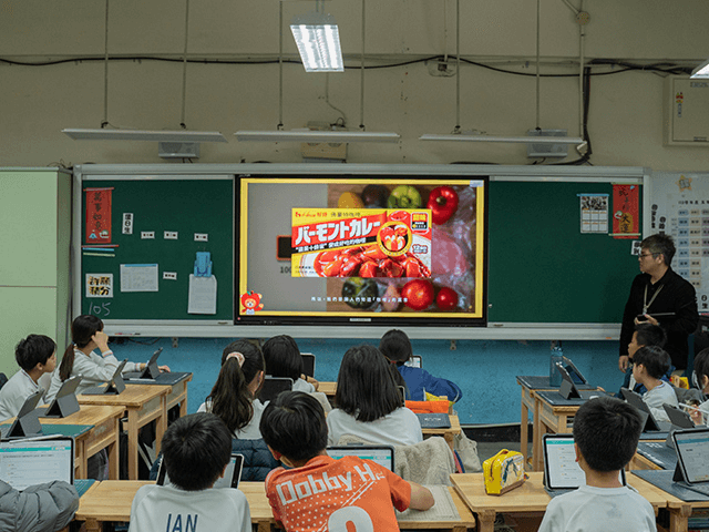 カレーを用いた講義及び調理学習開始