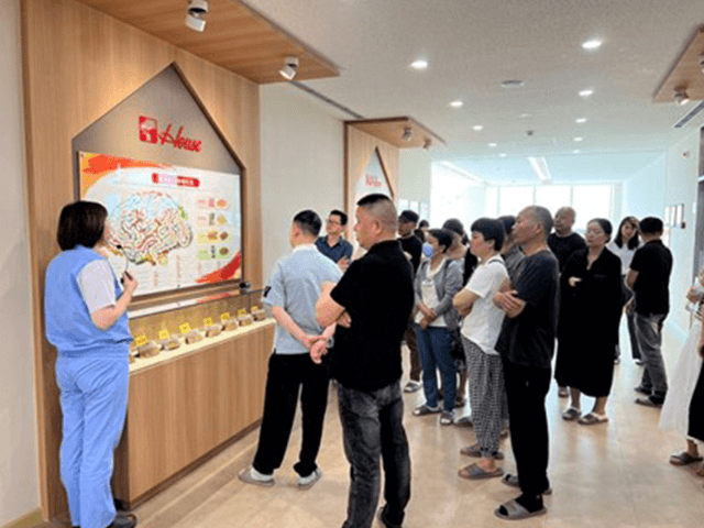 教育機関関係者との交流開始