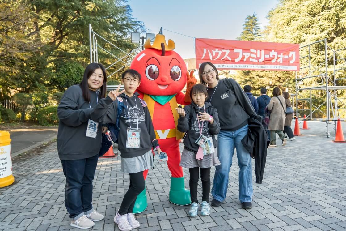 家族と、仲間と…。それぞれの楽しみ方を