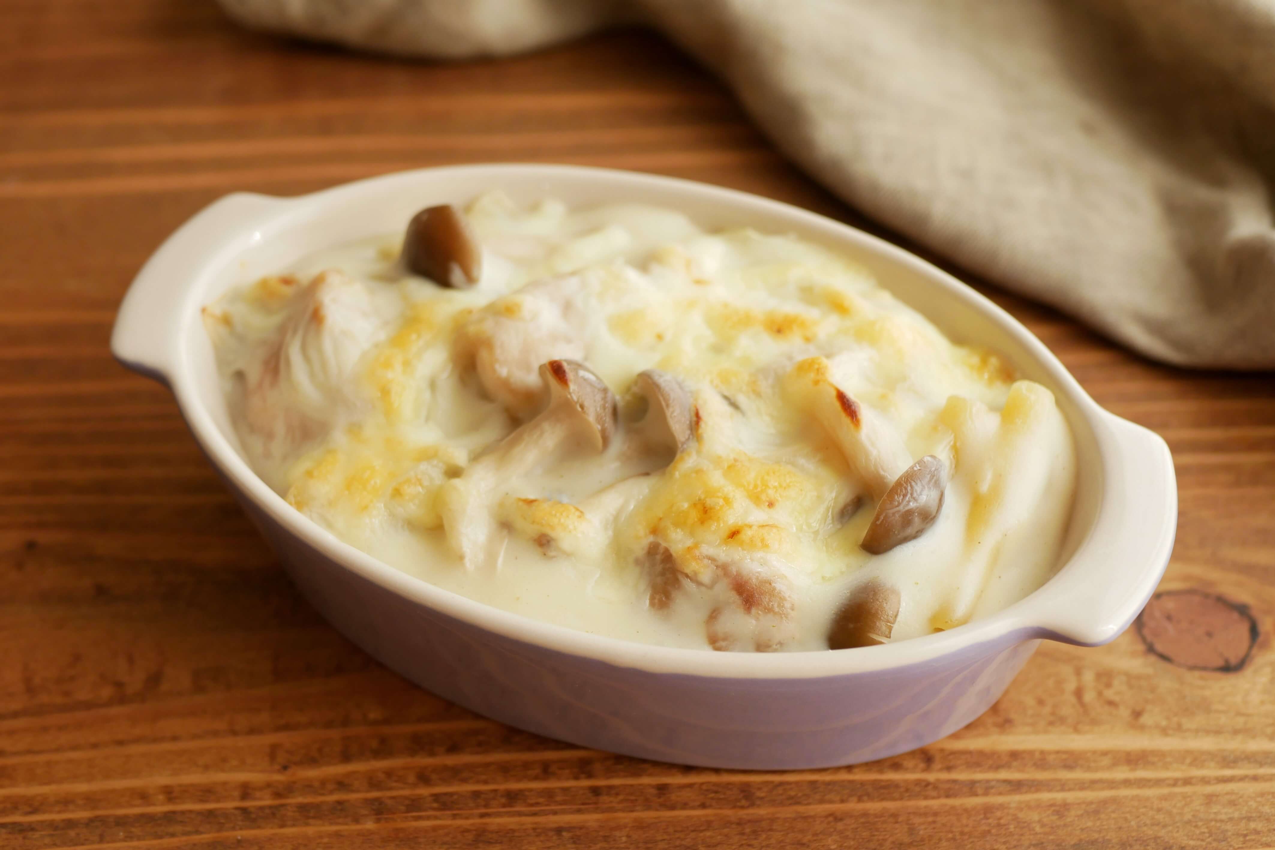 鶏もも肉ときのこのグラタン