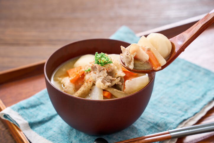 Q2. 朝食を抜きがち・夜遅く食べがち。睡眠や成長ホルモン、学習への影響は？ 現実的な改善策は？