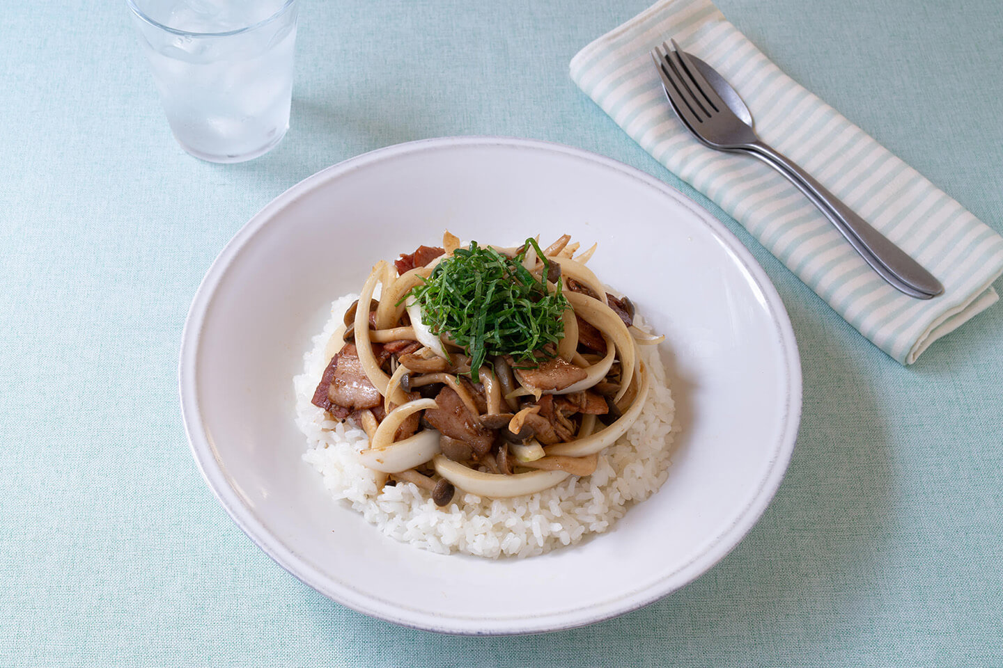 ジャポネスマイルボール丼ぶり